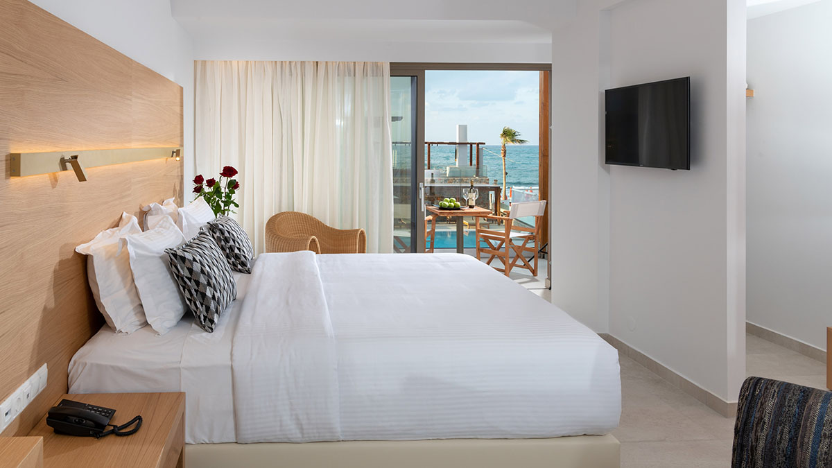 White Deluxe Suite Sea View 